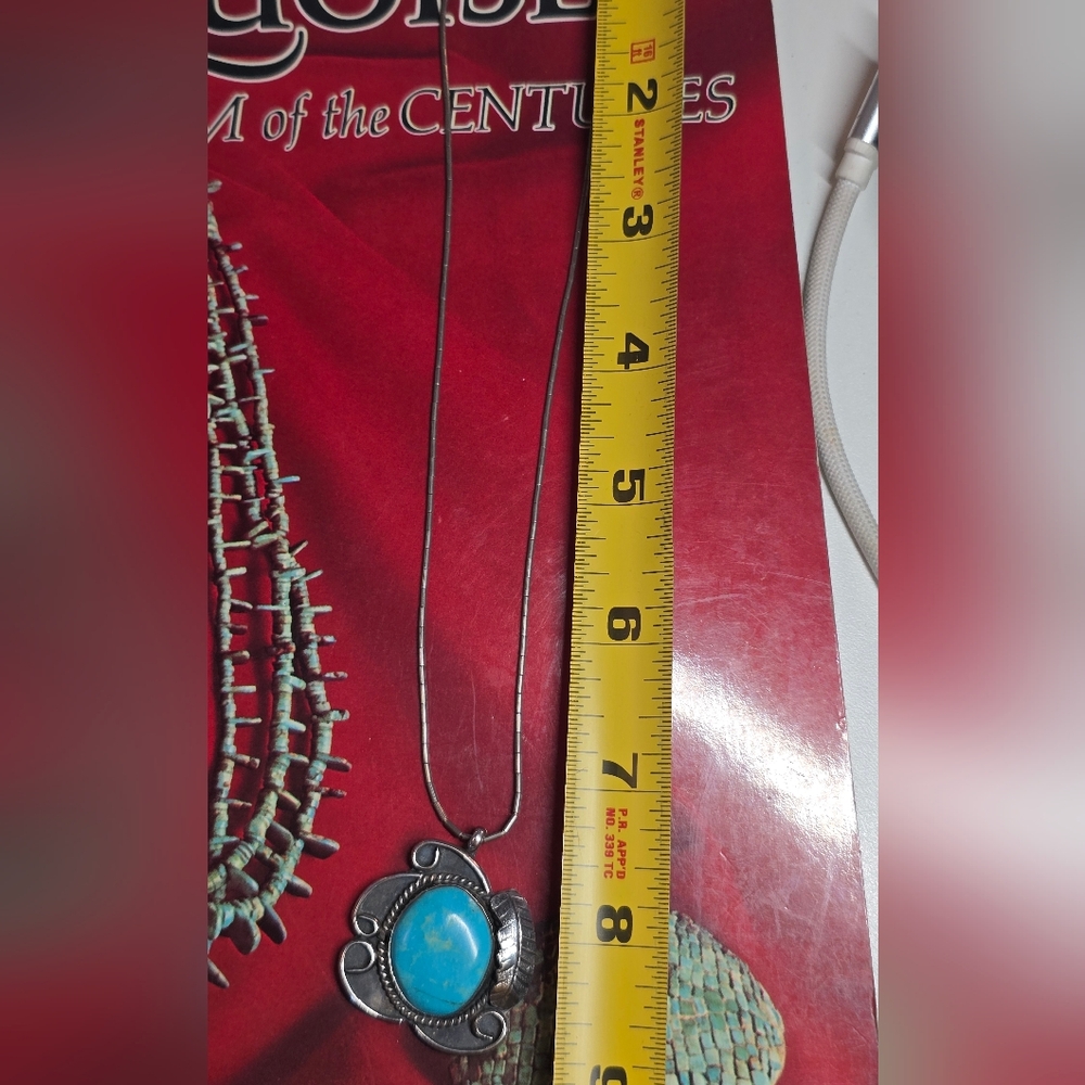 Vintage Navajo Unsigned Stering Silver and Turquoise Pendant Necklace - Picture 3 of 5